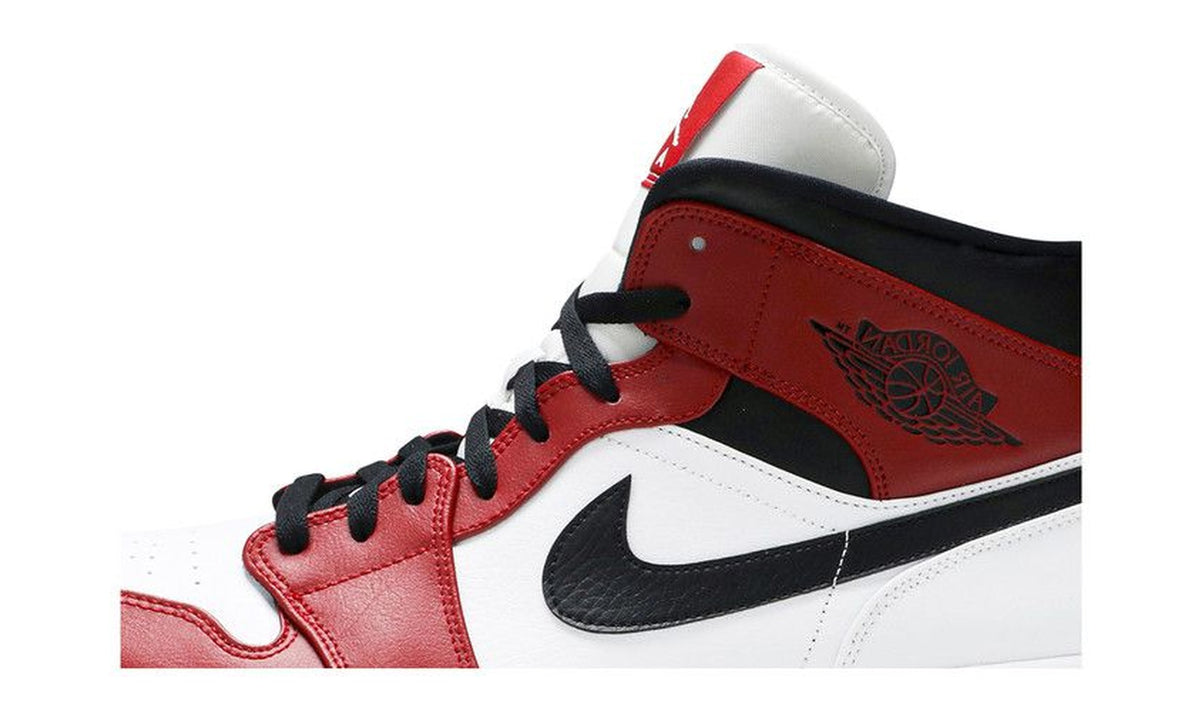 Air Jordan 1 Mid Chicago