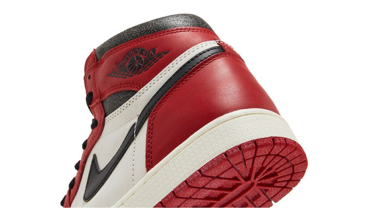 Air Jordan 1 Retro High OG Chicago Lost & Found