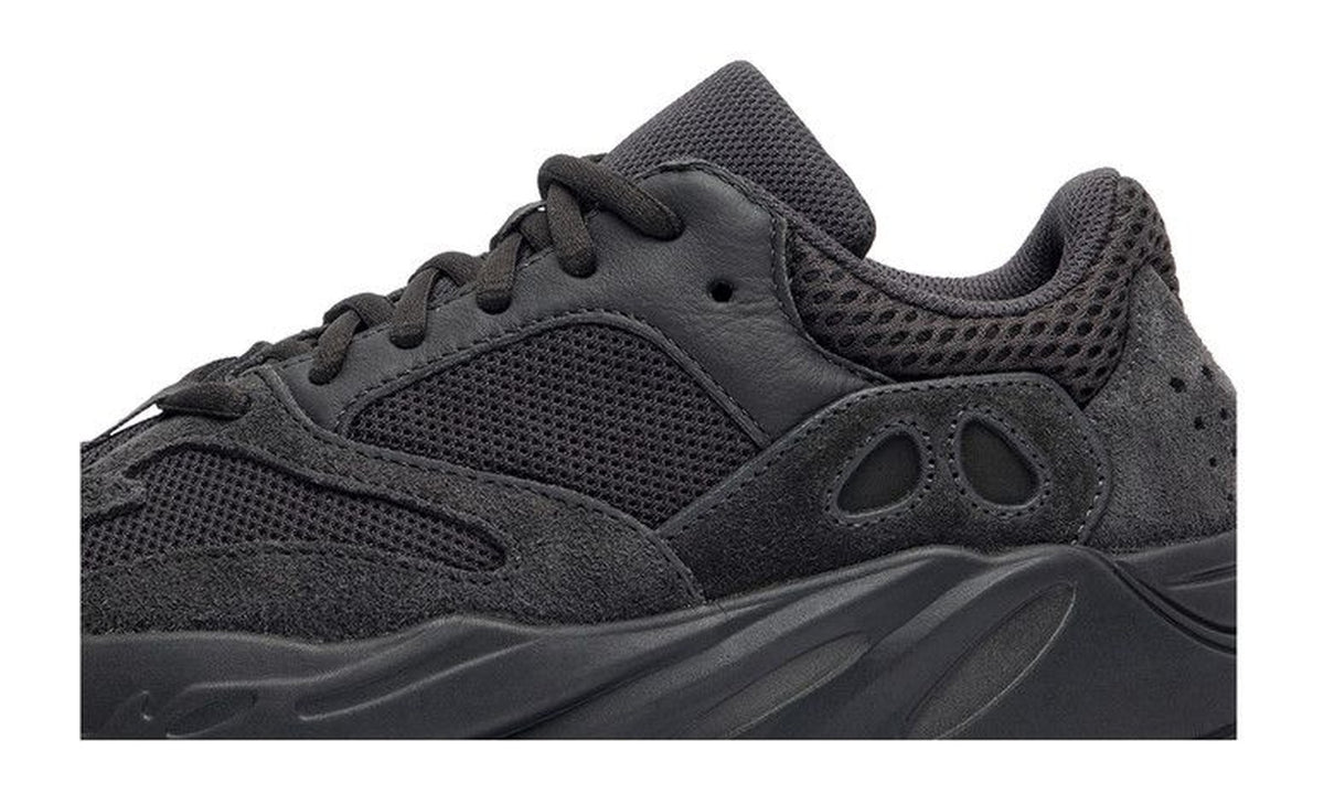 adidas Men's Yeezy Boost 700 Utility Black 2019