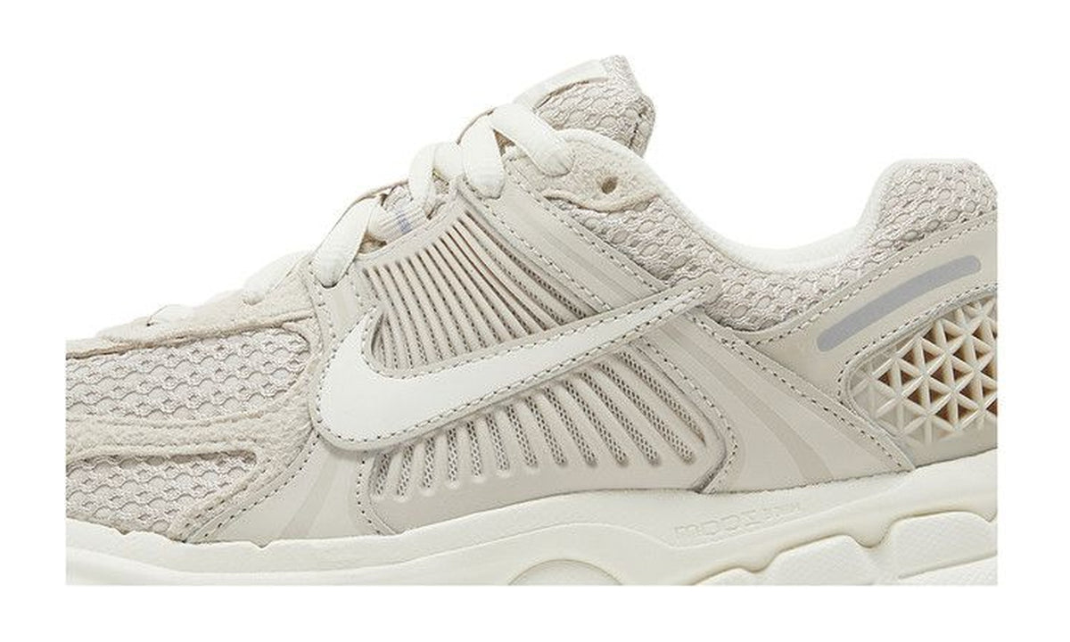 Nike Wmns Air Zoom Vomero 5 Light Orewood Brown