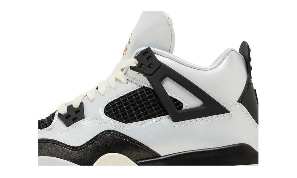 Air Jordan 4 Retro GS Platinum Gold