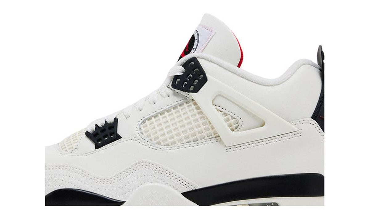 Air Jordan 4 Retro Flight Club