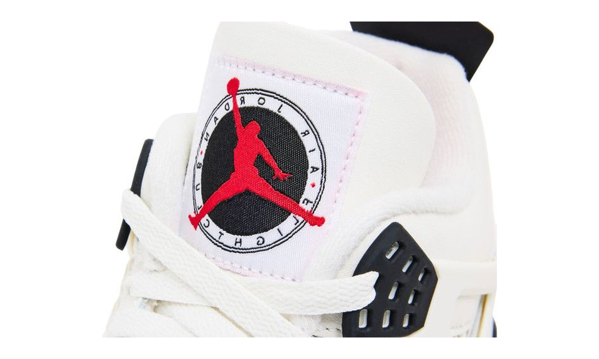 Air Jordan 4 Retro Flight Club