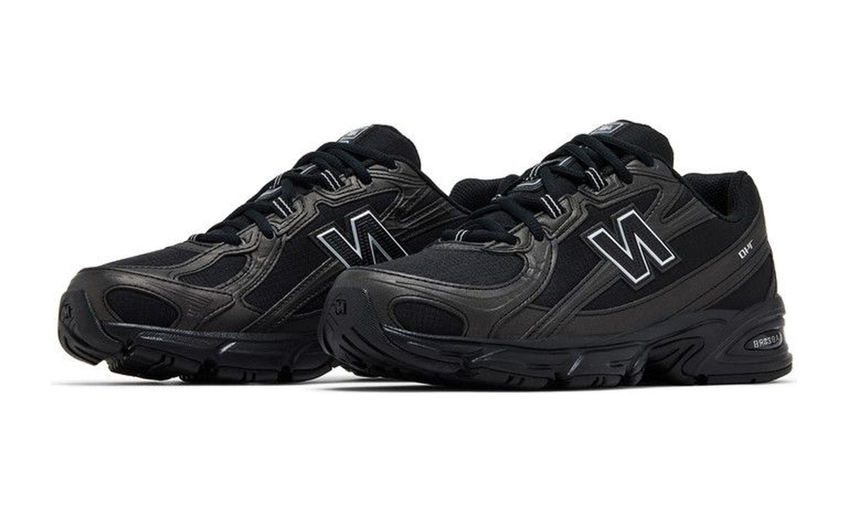 New Balance 740 Black