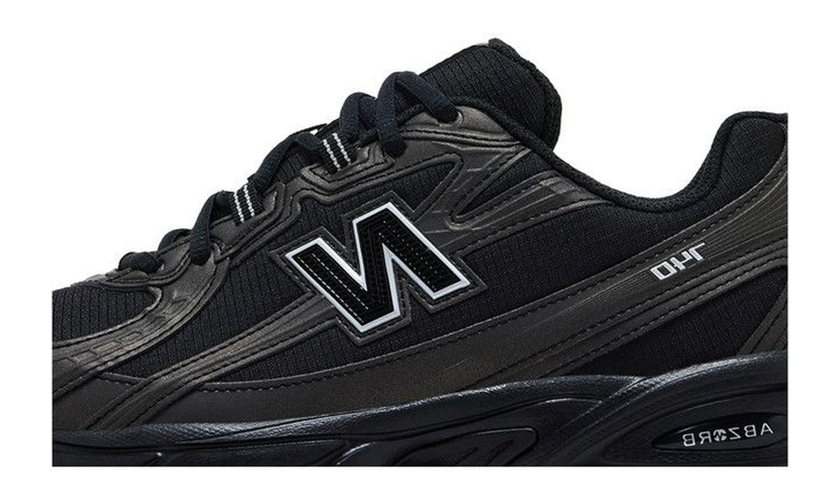 New Balance 740 Black