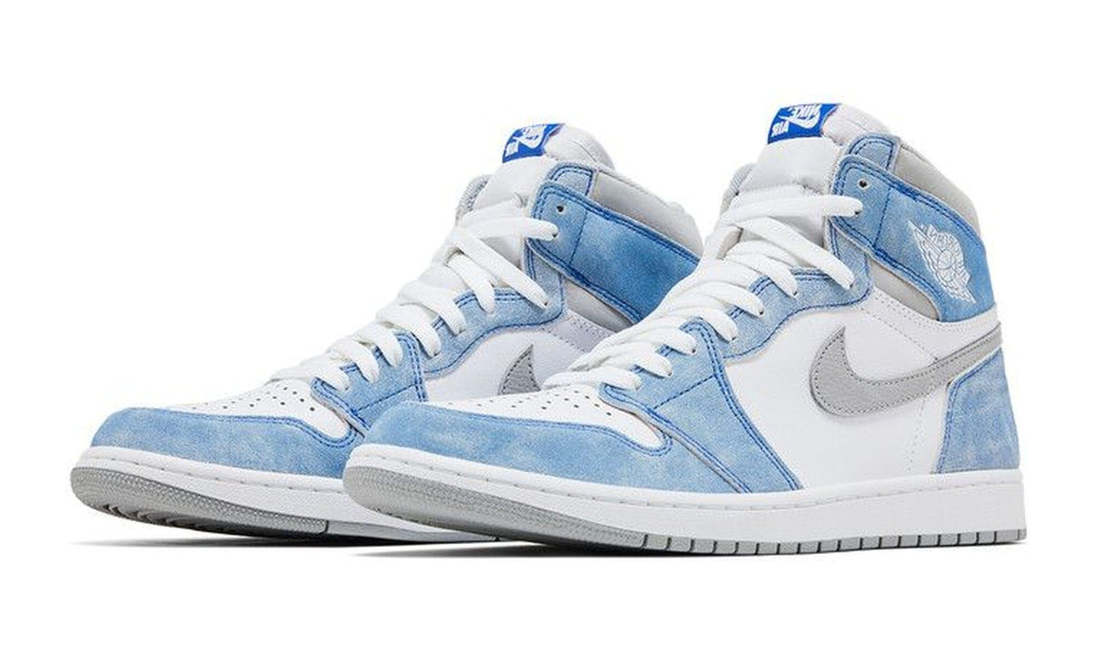 Air Jordan 1 Retro High OG Hyper Royal