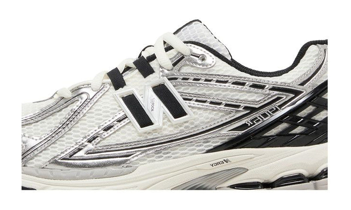 New Balance 1906R Silver Metallic Black
