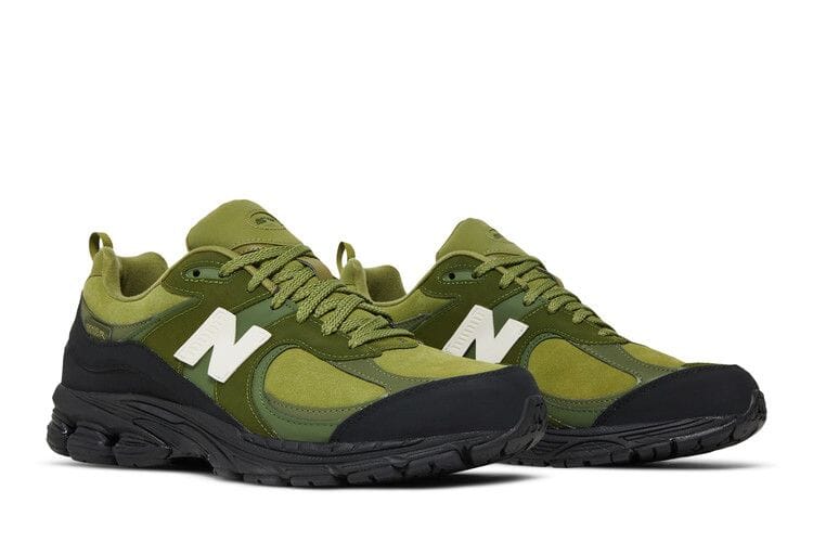 New Balance 2002R The Basement Olive Black – limitierter Sneaker bei Shade Studios