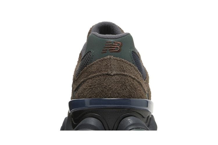 New Balance 9060 Beef and Broccoli – limitierter Sneaker bei Shade Studios
