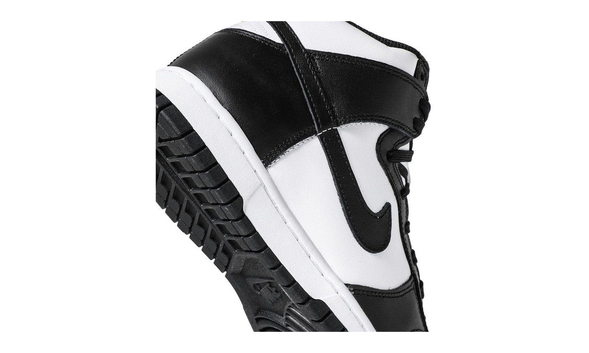 Nike Wmns Dunk High Black White