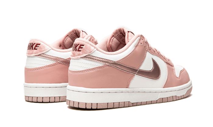 Nike Dunk Low Pink Velvet – limitierter Sneaker bei Shade Studios