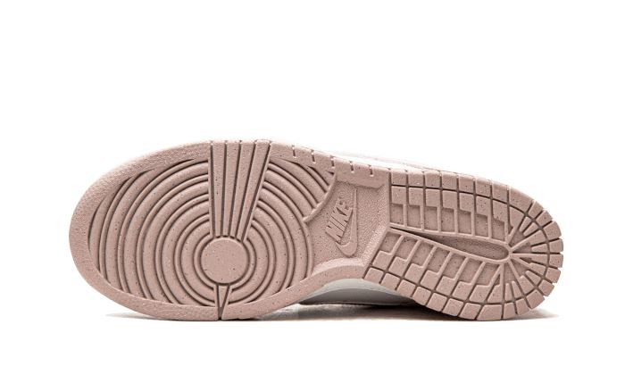 Nike Dunk Low Pink Velvet – limitierter Sneaker bei Shade Studios