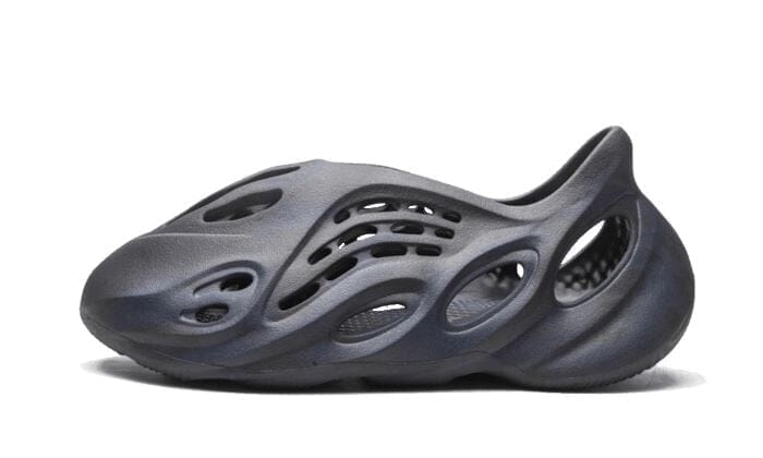Adidas Yeezy Foam RNNR Onyx – original geprüft bei Shade Studios
