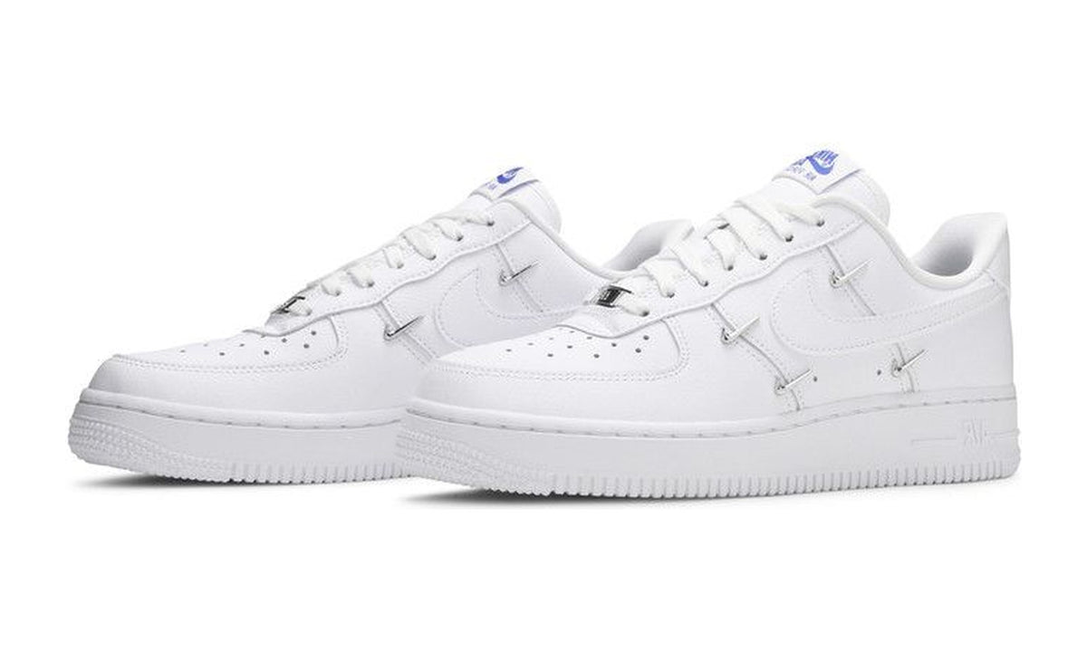 Nike Wmns Air Force 1 '07 LX Sisterhood - White Metallic Silver