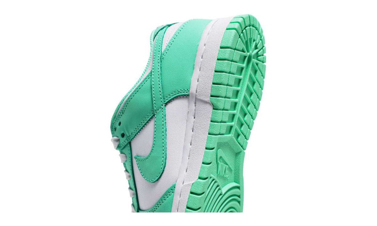 Nike Wmns Dunk Low Green Glow