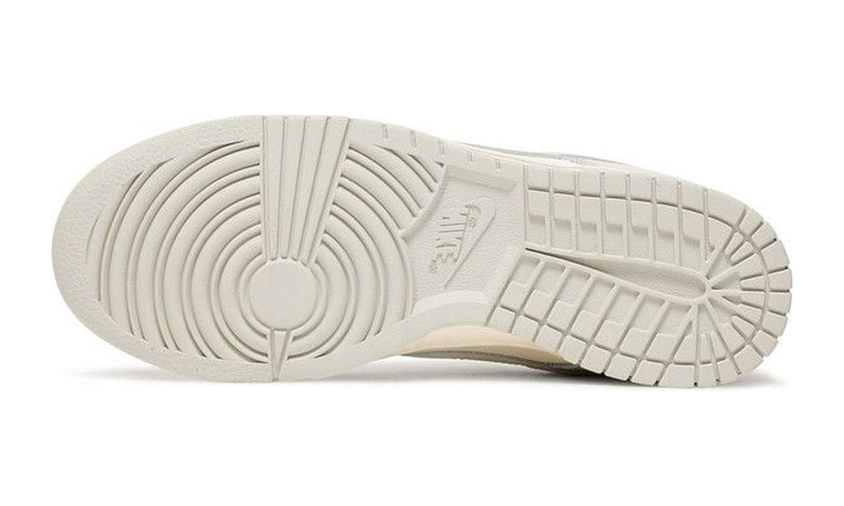 Nike Wmns Dunk Low Light Bone