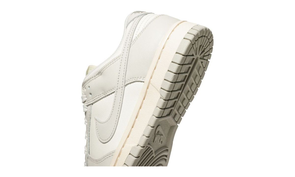Nike Wmns Dunk Low Light Bone