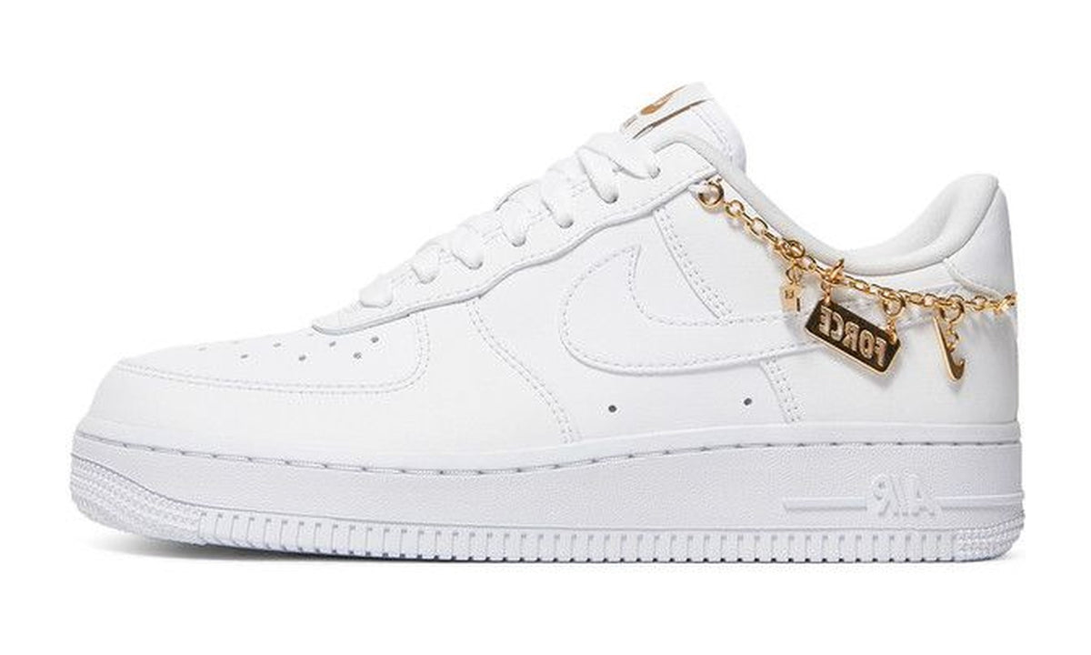 Nike Wmns Air Force 1 '07 LX Lucky Charms
