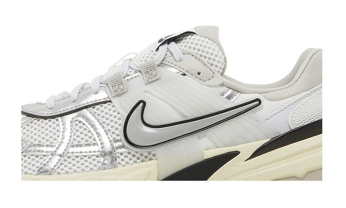 Nike Wmns V2K Run Summit White