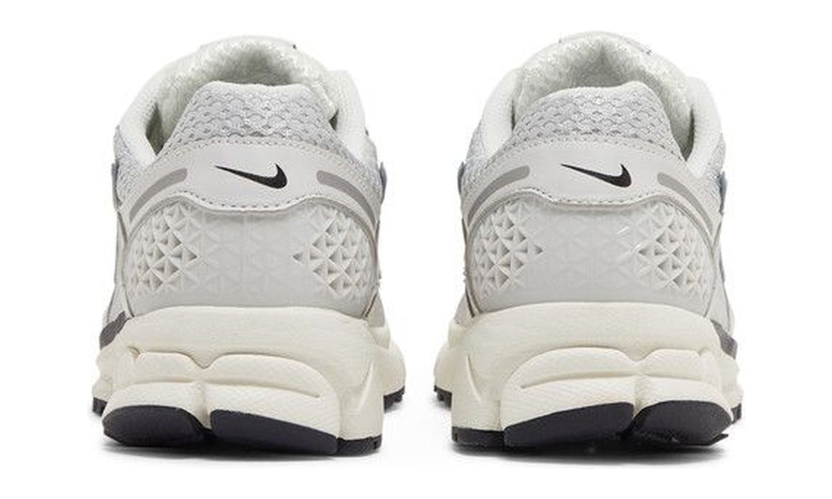 Nike Wmns Air Zoom Vomero 5 Photon Dust Metallic Silver