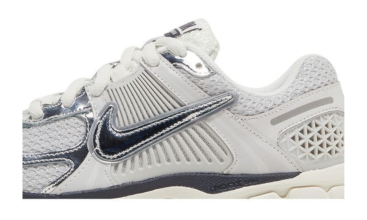 Nike Wmns Air Zoom Vomero 5 Photon Dust Metallic Silver