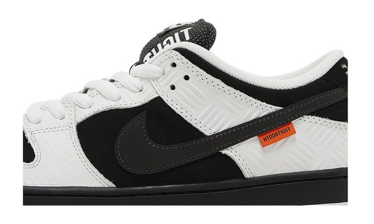 TIGHTBOOTH x Nike Dunk Low SB