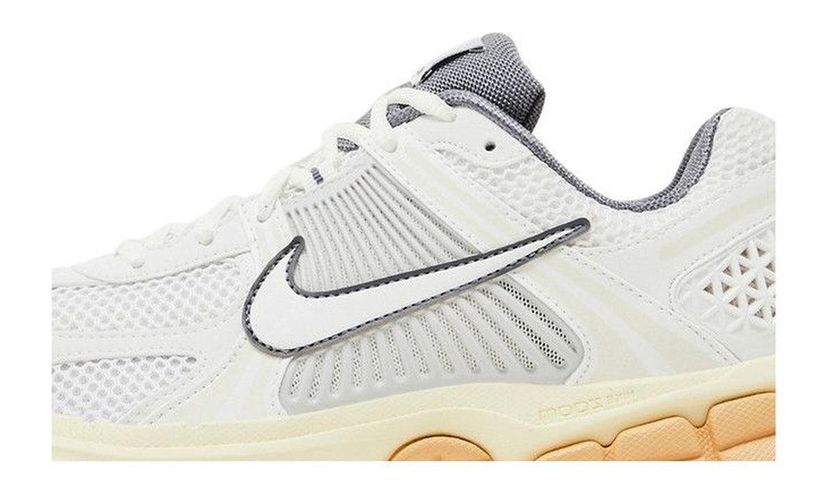 Nike Wmns Air Zoom Vomero 5 Summit White Pure Platinum