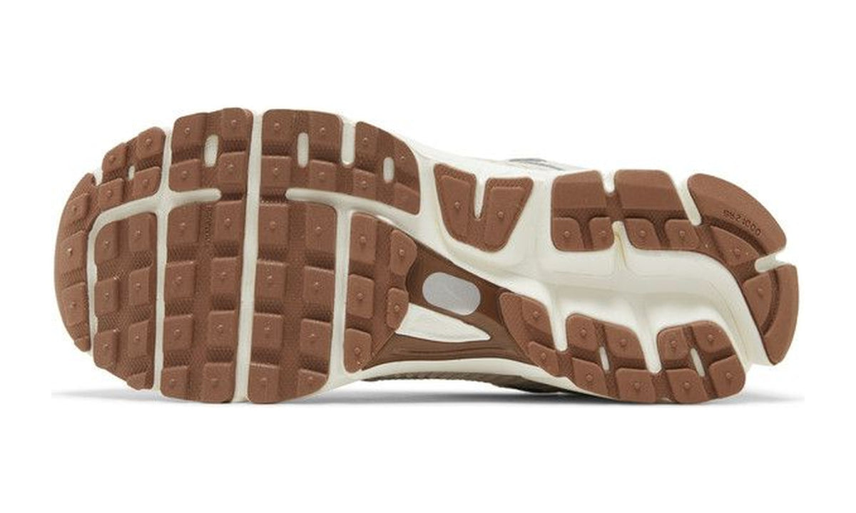 Nike Wmns Air Zoom Vomero 5 Light Orewood Brown