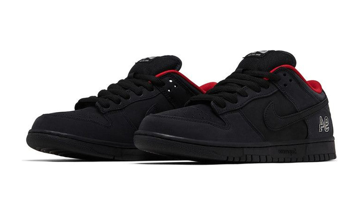 Supreme x Nike Dunk Low SB Black