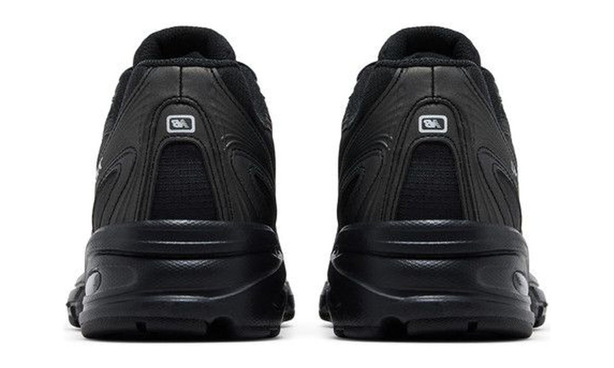 New Balance 740 Black