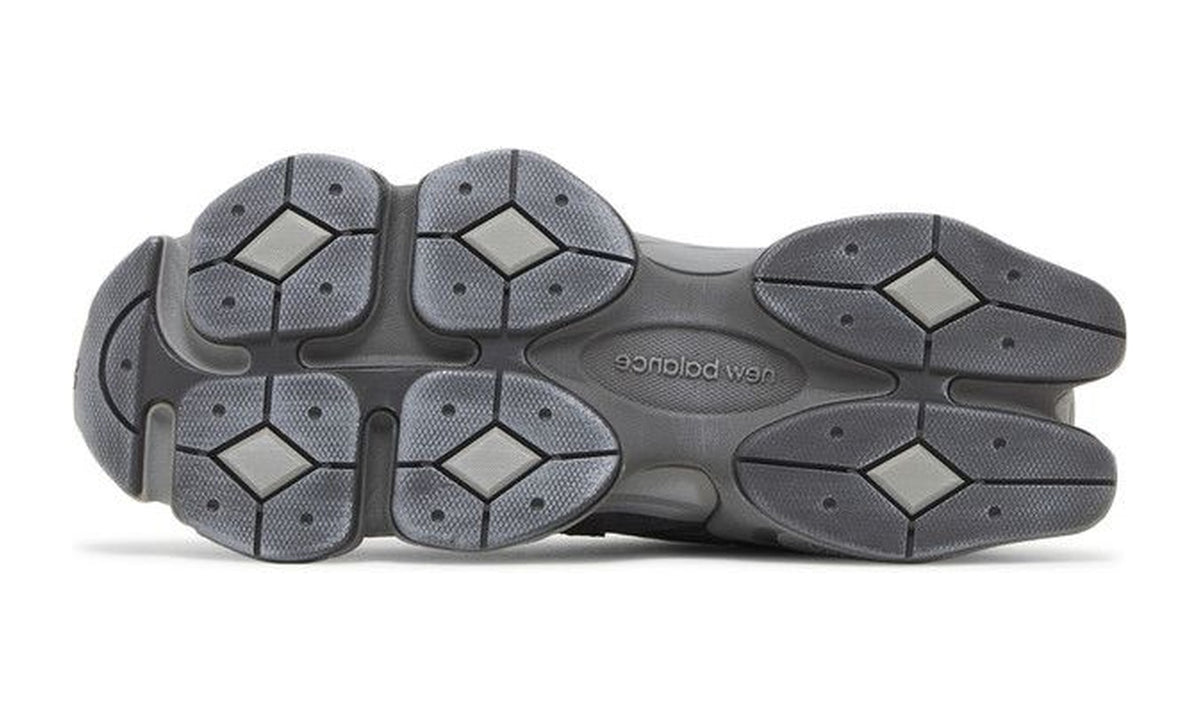 New Balance 9060 Magnet