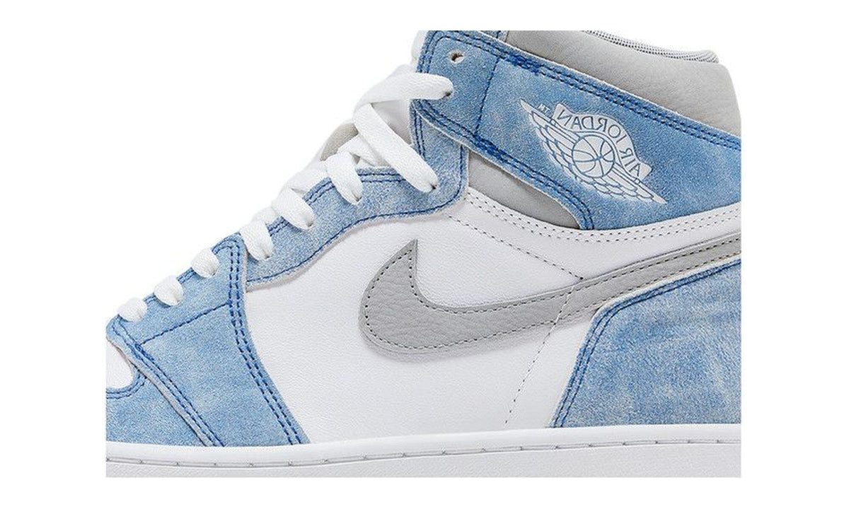 Air Jordan 1 Retro High OG Hyper Royal
