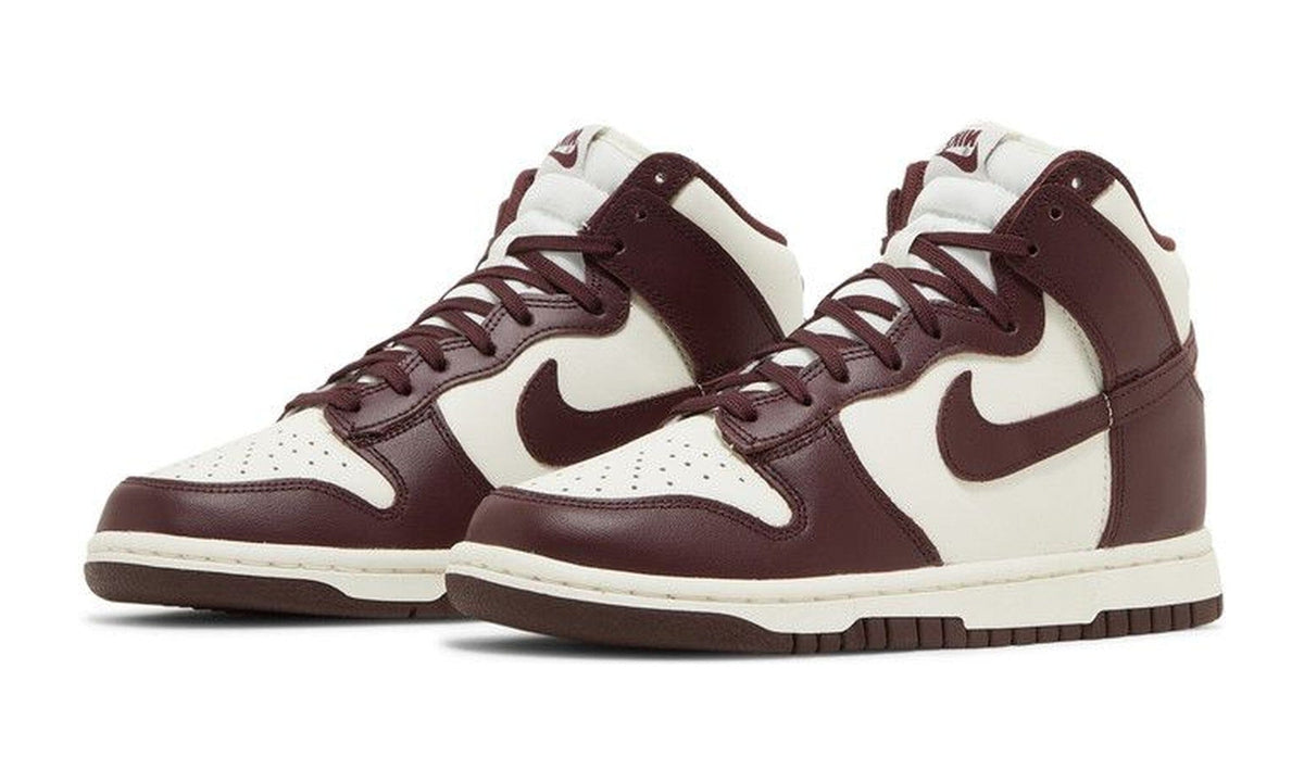 Nike Wmns Dunk High Burgundy Crush
