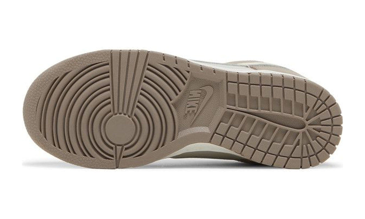 Nike Wmns Dunk Low Moon Fossil