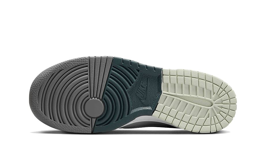 Nike Dunk Low Split Deep Jungle – limitierter Sneaker bei Shade Studios