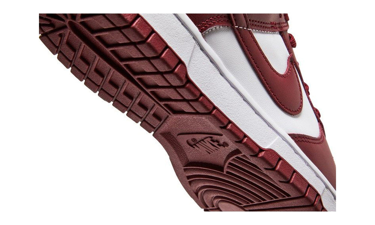 Nike Dunk Low Team Red