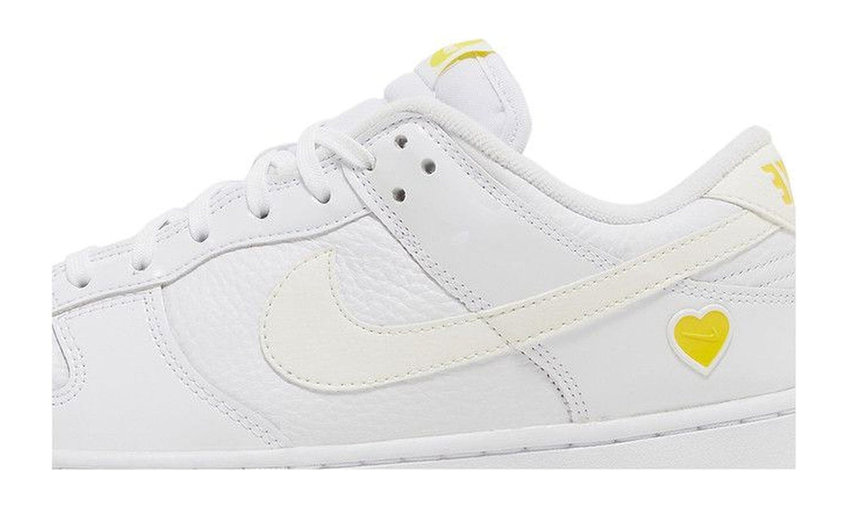 Nike Wmns Dunk Low 'Valentine's Day - Yellow Heart'